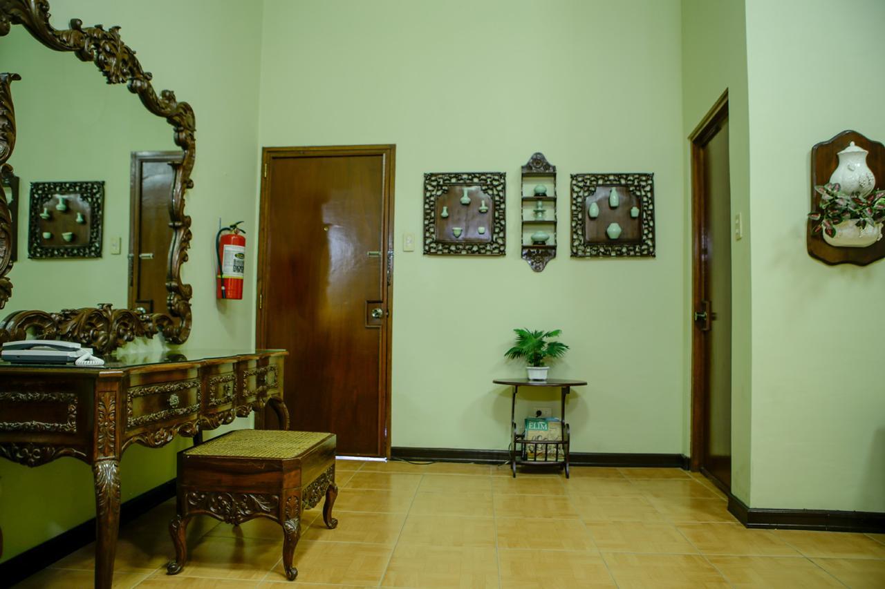 Bed and Breakfast Victoria'S Haven à Dumaguete City Extérieur photo