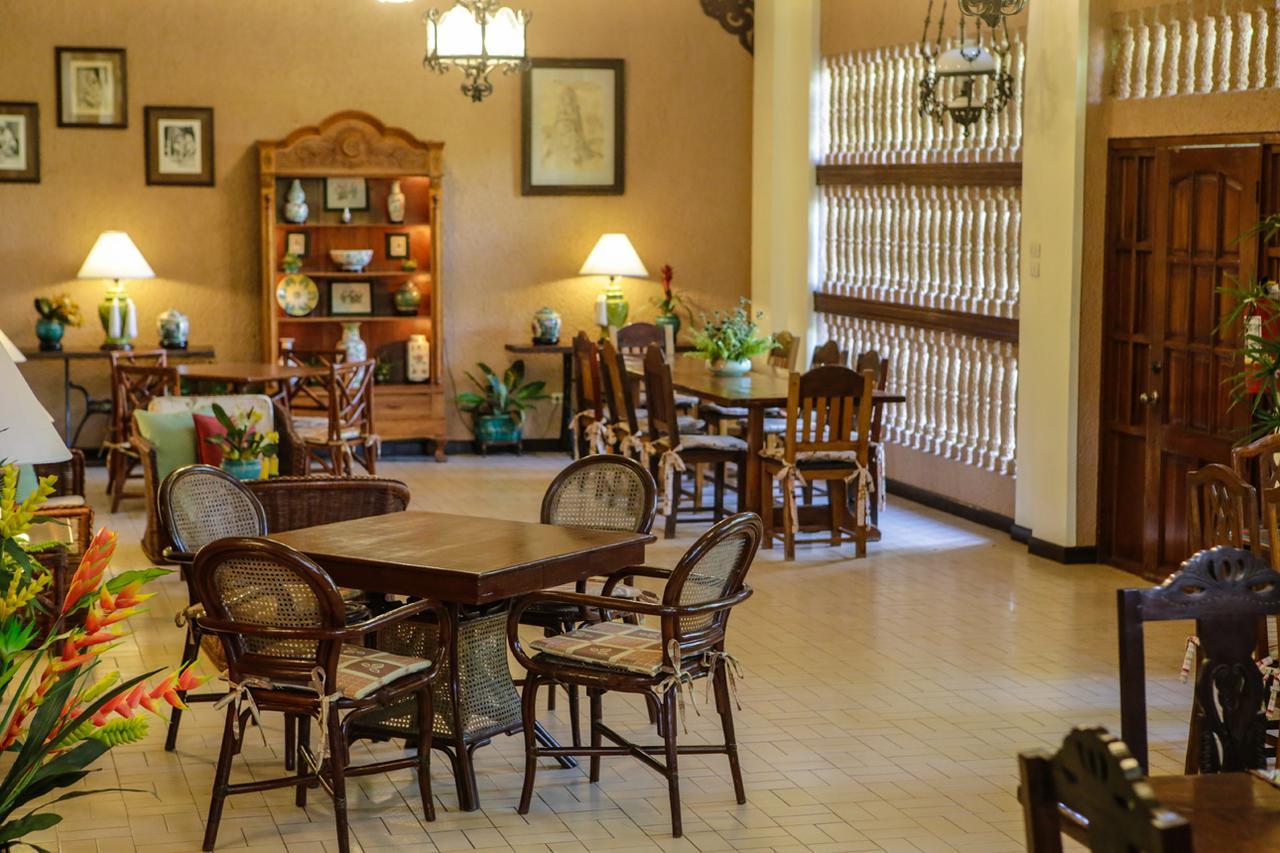 Bed and Breakfast Victoria'S Haven à Dumaguete City Extérieur photo