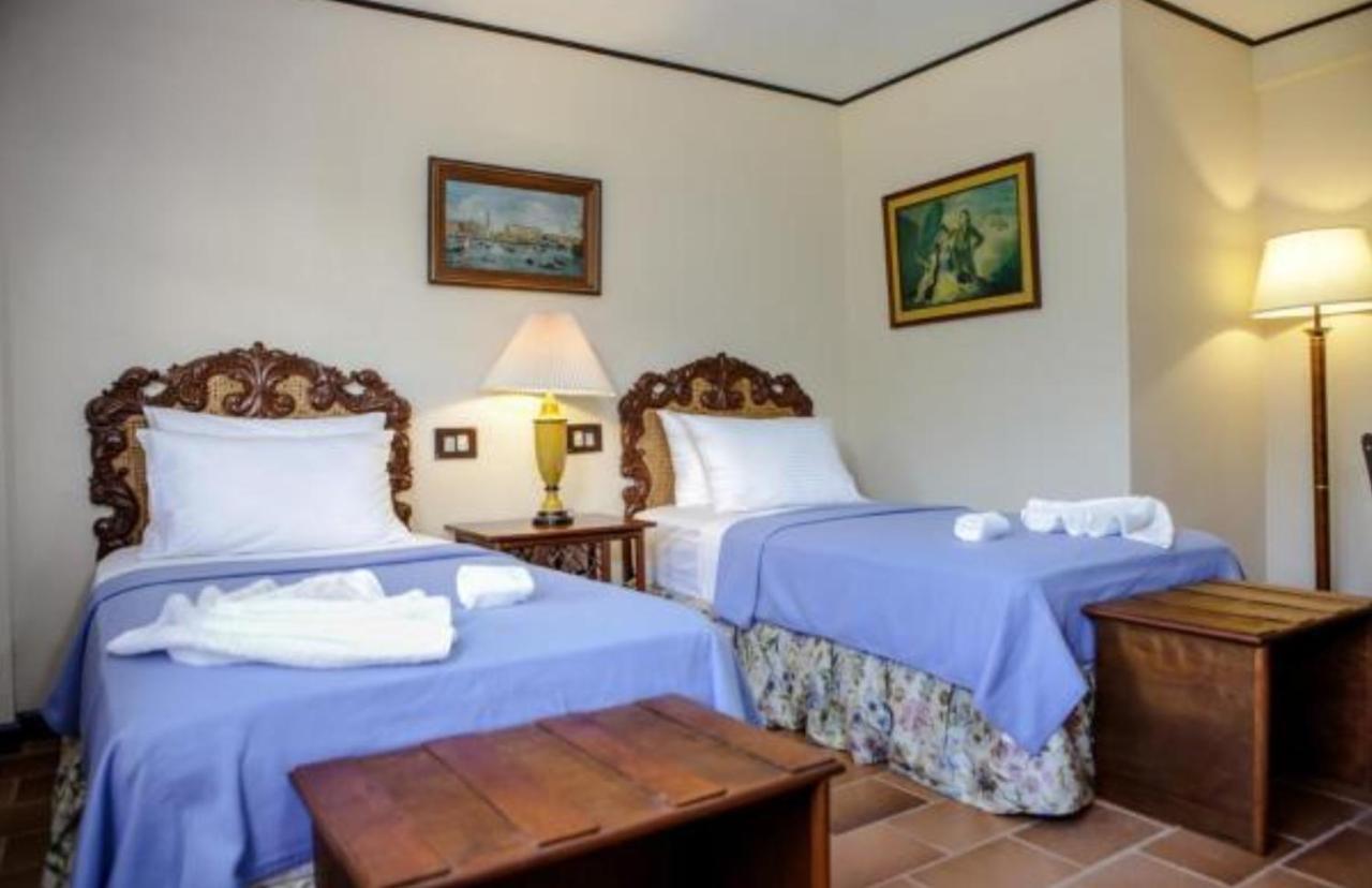 Bed and Breakfast Victoria'S Haven à Dumaguete City Extérieur photo