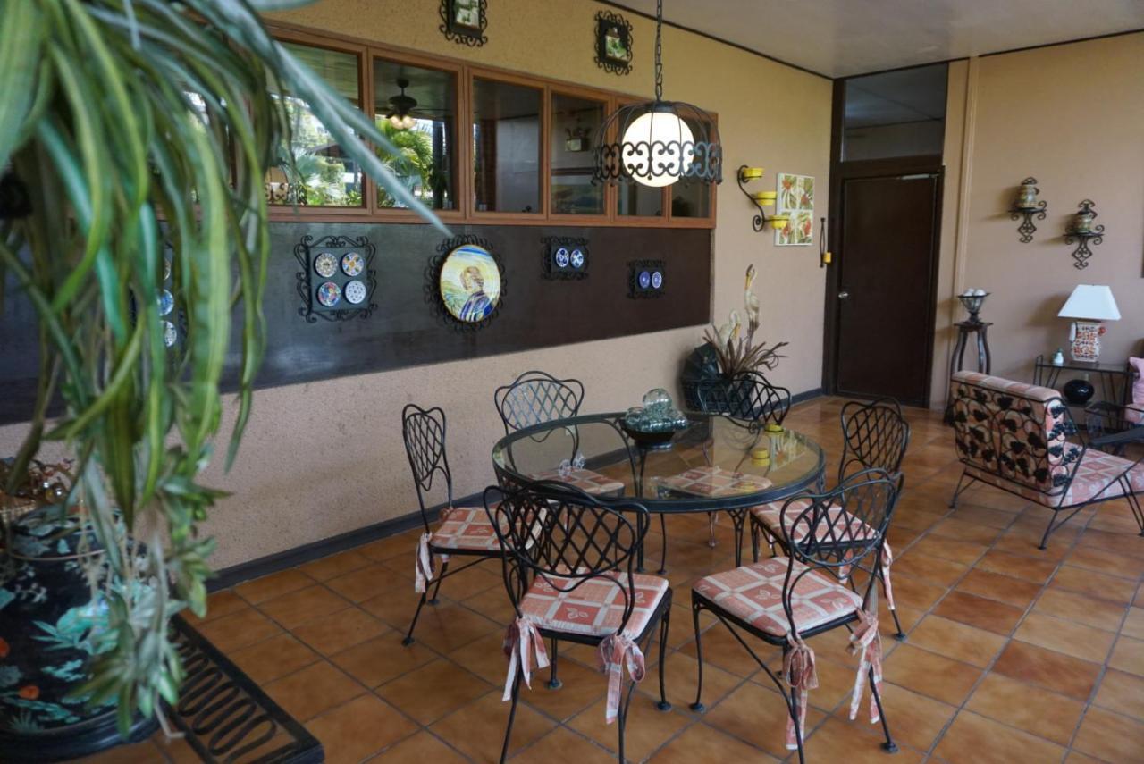 Bed and Breakfast Victoria'S Haven à Dumaguete City Extérieur photo